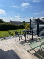 Maison bleue, appartement avec terrasse - B&B Trégastel