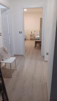 Tweepersoonskamer met 2 Aparte Bedden en Eigen Badkamer