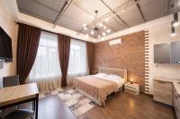Deluxe Studio