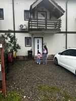 JAD - Luxury Villa's - A&C, Garden, BBQ & Playground - B&B Tărlungeni