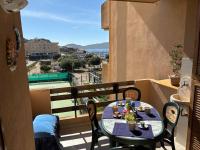 Marlena Apartment Trilocale 5 min dal mare con parcheggio privato - B&B La Maddalena