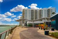Luxury Waterfront 3BR, Pool, Canal Views! Yas Island - Ferienwohnung Abu Dhabi