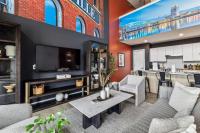 Grand Ole Nashville in Downtown Nashville, Walk to Broadway, Parking, Pool, Gym - B&B