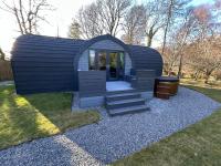 Rosevalley luxury glamping pheasant pod - Bed and Breakfast Cawdor