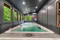 Flowing Waters Lodge by Venture Smoky Mountains - B&B Pigeon Forge