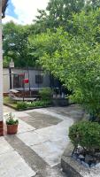 Garden house on the Vltava riverbank 15 min to Prague - Bed and Breakfast Kralupy nad Vltavou