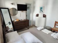 Nikolettas Apartments - Bed and Breakfast Fáros