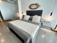 Belmonte 220-Lindo apartamento en Av centenario con piscina - B&B