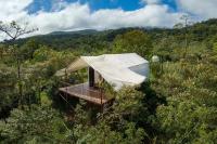 Rio celeste los teñideros Garza del Sol Glamping Buganvilia - B&B