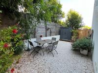 T2 30m2 CLIMATISE AVEC JARDIN PROCHE DE LA MER - B&B Six-Fours-les-Plages