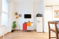 Retro Pop - Bed and Breakfast