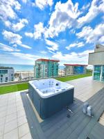 Summerland Seaview Penthouse - B&B Mamaia