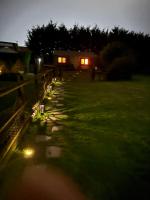 Cosy 2 BR cabin on coast private hot tub ' Driftwood ' - Chambres d’hôtes Stolford