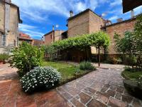 Il Cantuccio di Vittorio - Apartment with private garden in the Heart of Volterra - Chambres d'hôtes Volterra