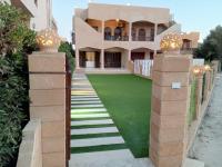 Halfmoon House - B&B