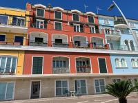 Fronte BLU - FRONTE MARE - B&B Porto Recanati