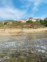 Villa with beautiful Private Garden & Breathtaking Sea View - B&B Porto Alabe