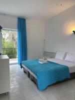 Studio (2 Adults)