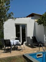 Haus Rita private Pool 4 person 2badroom - Chambres d'hôtes Loborika