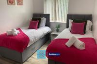 Convenient 2-bedroom Second Floor Flat By Escape & Estates Short Lets & Serviced Accommodation Oldbury with Free Parking - B&B