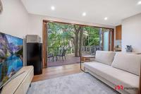 MetaWiseBnB Stylish Loft Studio with Garden in Seaforth - Chambres d’hôtes Sydney