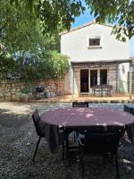 Gites de Bizac spot baignade Labeaume 10 mn à pieds - B&B Ruoms