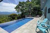 Secret Mountain Top 3BR Casa Colibr with Jungle Views Private Pool BBQ - Bed and Breakfast Quepos