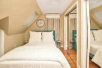 Modern Comfort - B&B Boston