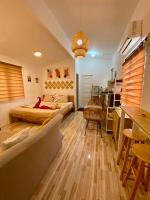 Olango Island - S&E-2 Tiny Guest House Fully Furnished with Hot Shower, Washer, Wi-Fi, Netflix & King-size Bed - Chambres d'hôtes Lapu-Lapu City