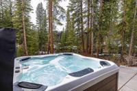 Luxe Mountain Chalet on the Blue River near Main - Chambres d’hôtes Breckenridge