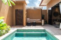 Nawasena Villa B - Earthy Luxury Villa, Walk to Beach in Pererenan - B&B Semege