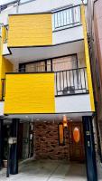 6 minutes walk from Yoyogi Station Close to Shinjuku 4-story detached house 110 square meters 3 bedrooms can accommodate up to 8 people Close to Shinjuku Takashimaya and Isetan - B&B Tokyo