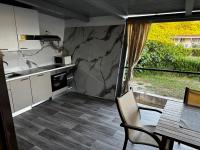 Beach house Chris - B&B Pakoštane