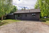 Oakwood Lodges with Hot tubs York - Bed and Breakfast Skipwith