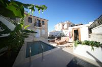 Alaçatı'da Saunalı Jakuzili Villa - B&B Çeşme