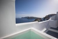 Three Domes Oia - an Iconic Collection - B&B