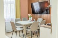 HOMELY l 5 min to Airport Express,Train Station with self check in - B&B Praga