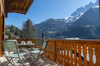 La Tour d'Anthème 3 chambres 8 personnes - B&B Champéry