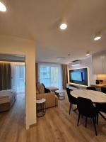 Kwiatano Apartamenty Plażowa - Sauna, Jacuzzi ,Klimatyzacja ,Parking, 100m do morza - B&B Grzybowo