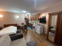 Spacious Studio at Gondola! Fast WiFi, Washer, AC, balcony, quiet - B&B Bansko