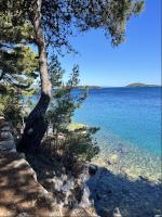 Holiday house Anna - B&B Veli Iž