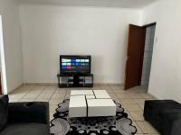 Modest Cottage - Bed and Breakfast Germiston