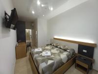 Camera Matrimoniale con Vista Giardino