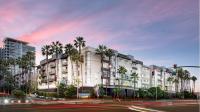 Casa Marina - Modern-Luxe, Gated, Parking, Tranquil, 2 Master Suites in MDR - B&B Los Angeles