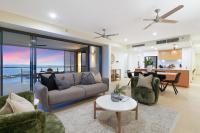 Captivating Waterfront Lagoon Views Sub Penthouse - B&B Darwin