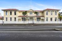 Historic Waterfront Apartment - Ashton House - B&B