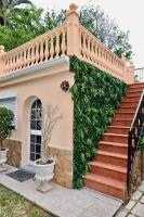 Fantastic chalet 5 mins away from the beach by easyBNB - Chambres d’hôtes Torremolinos