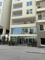 Sunlit Studio at PentaSquare in DHA5 with SelfCheckin - Ferienwohnung