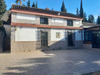 Spacious Garden Villa, private pool, huge grounds with orange trees - Chambres d’hôtes Dos Hermanas