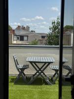 Le Rooftop - Terrasse vue Cathédrale - Netflix - Chambres d’hôtes Orléans